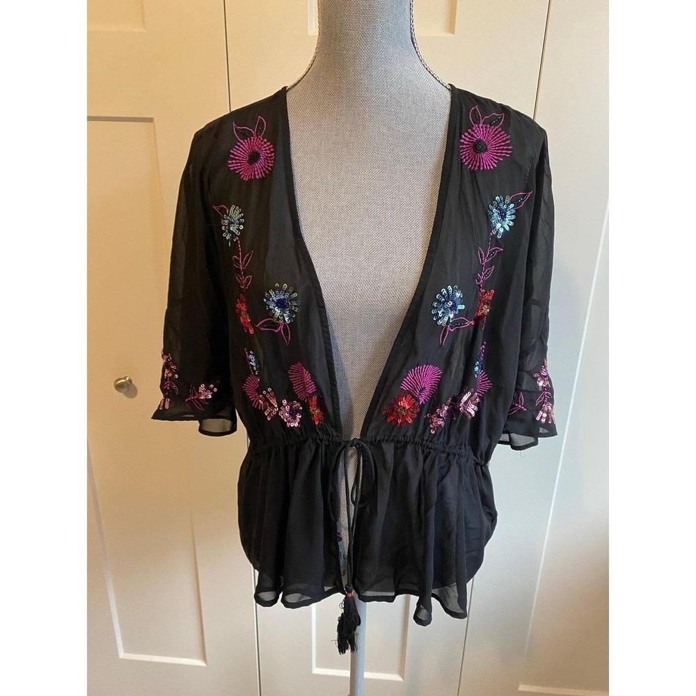 Guess Top Sheer Embroidered Large Sequin Flutter Peasant Boho Lightweight sku44